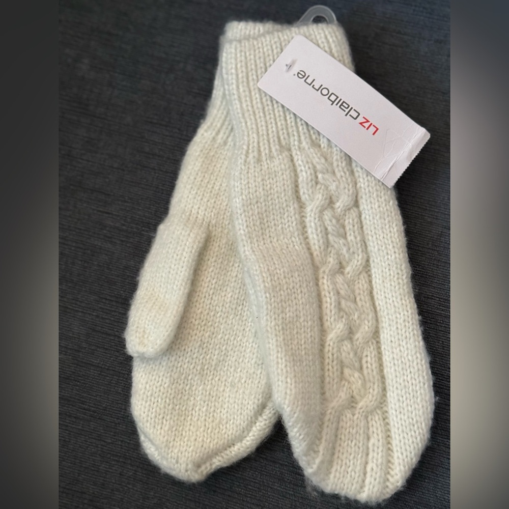 Liz Claiborne Cream Cable Knit Mittens